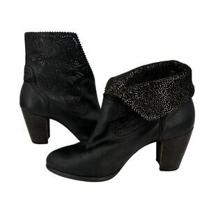 UGG Thames Ankle Boots Size 11 Black Perforated Leather Boots Block Heel